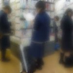 清純娘のスカート内下着 14